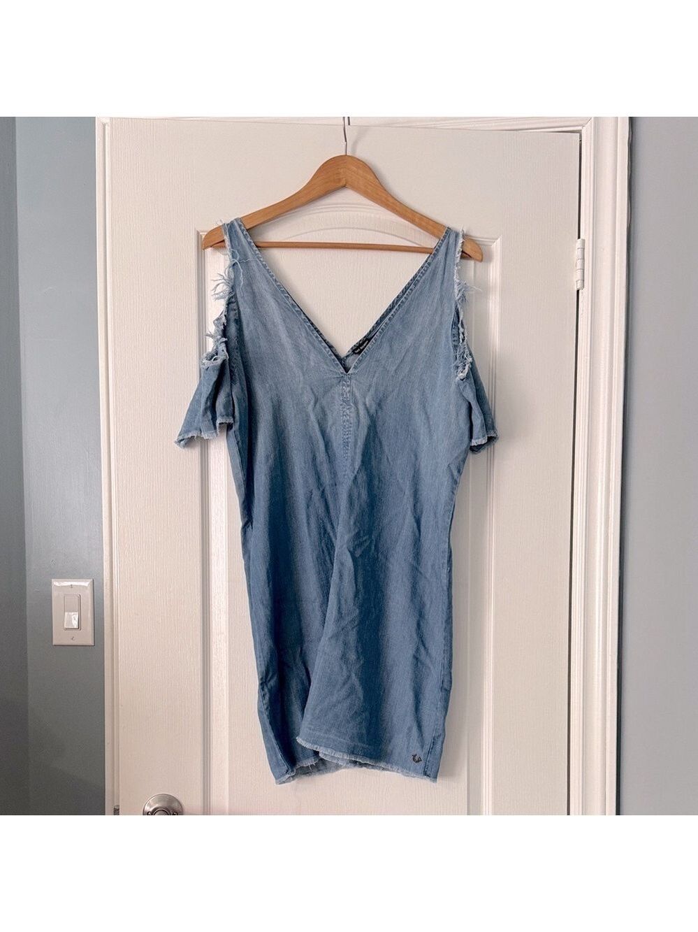 True Religion Light Blue Denim V-Neck Cold Shoulder Tunic Dress Medium